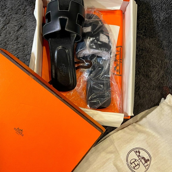 Hermes Oran Sandal NWT Size 39 - Picture 2 of 3